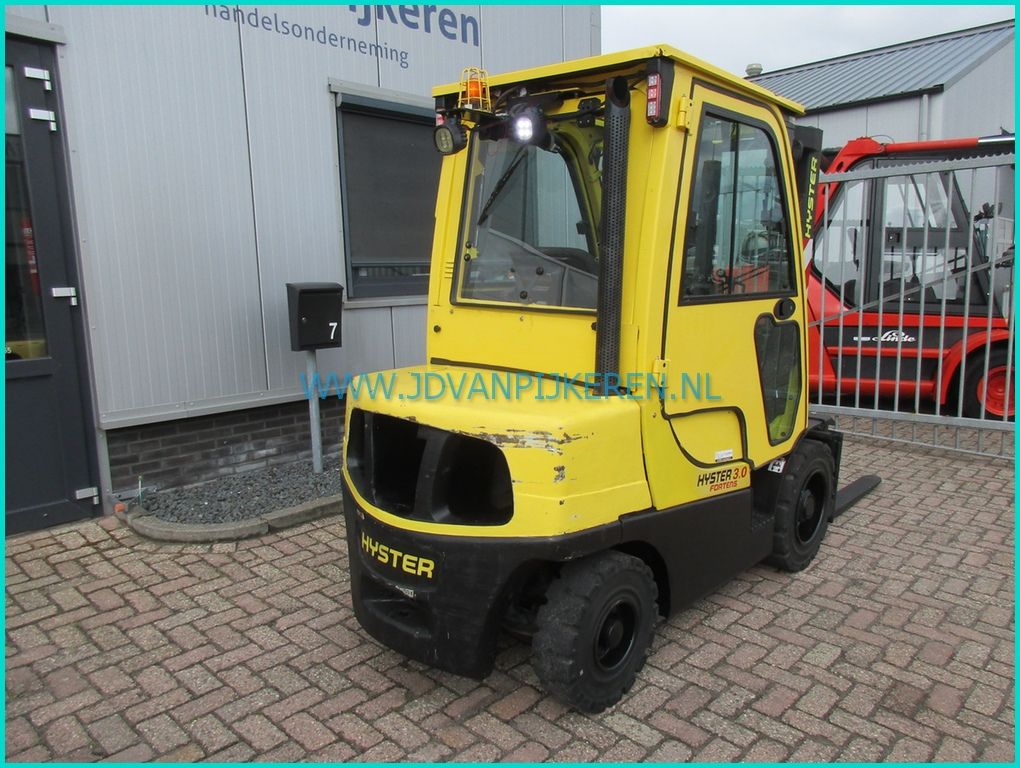 Hyster H3.0FT diesel+8758uur+sideshift+4xhydraulic+cabine