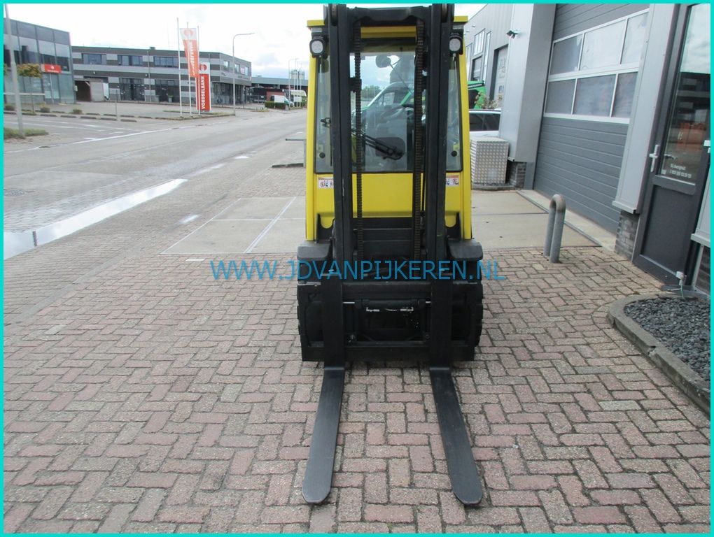 Hyster H3.0FT diesel+8758uur+sideshift+4xhydraulic+cabine