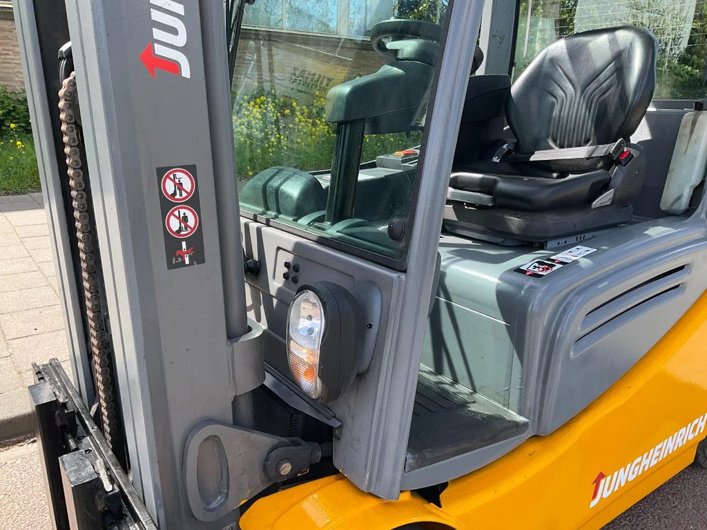 Jungheinrich EFG320 2000KG 4.40METER HEFTRUCK