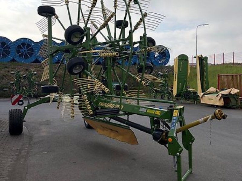 Krone Swadro TC 760, hydr. Breitenverstellung
