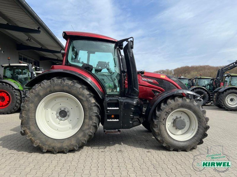 Valtra T 214 Versu