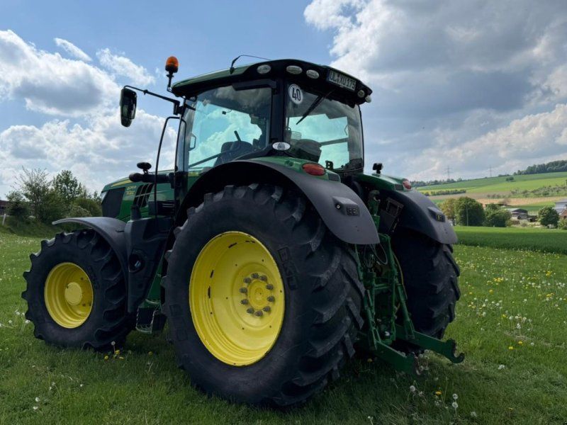 John Deere 6215R im Kundenauftrag