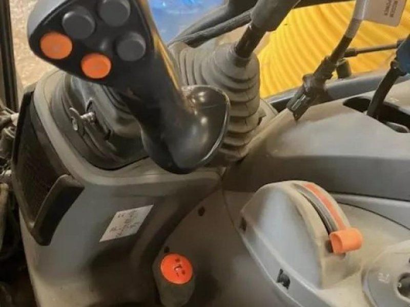 New Holland t5.100
