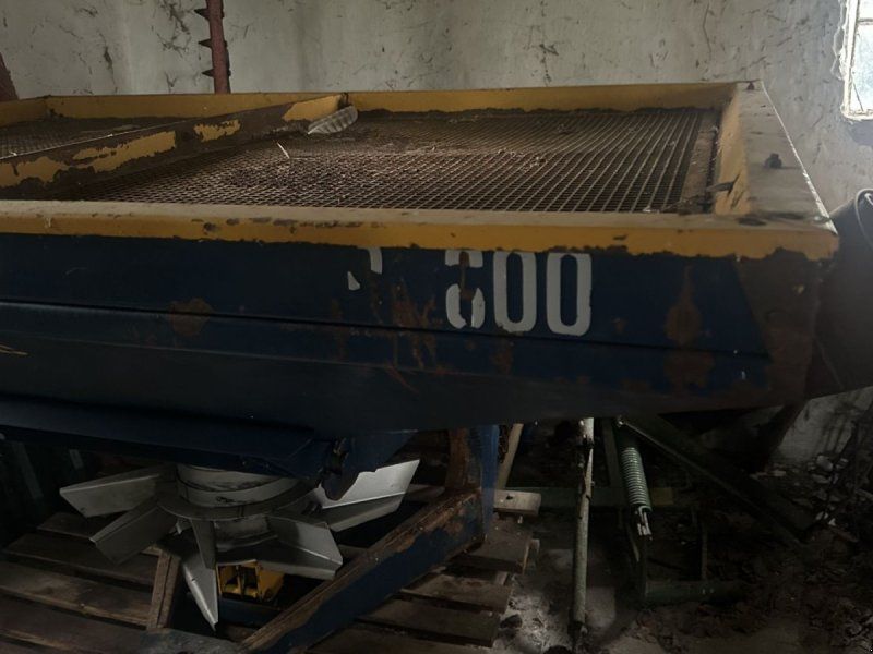 BØGBALLE B800