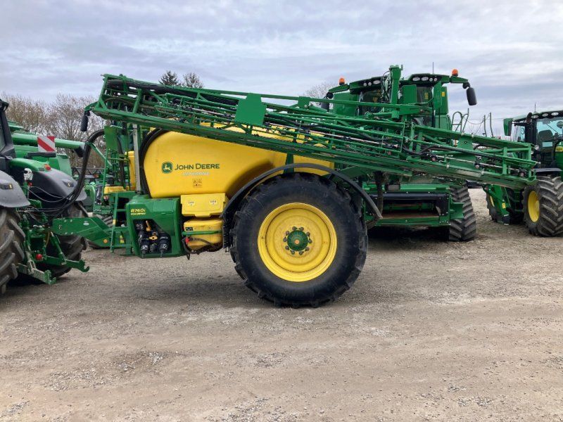 John Deere R740i