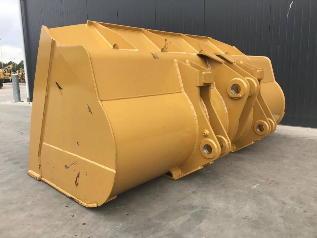 CAT 938M