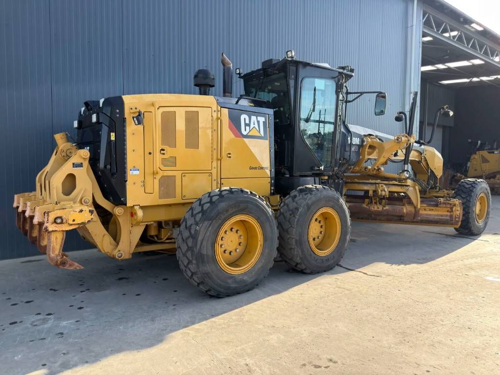 CAT 140M3 AWD