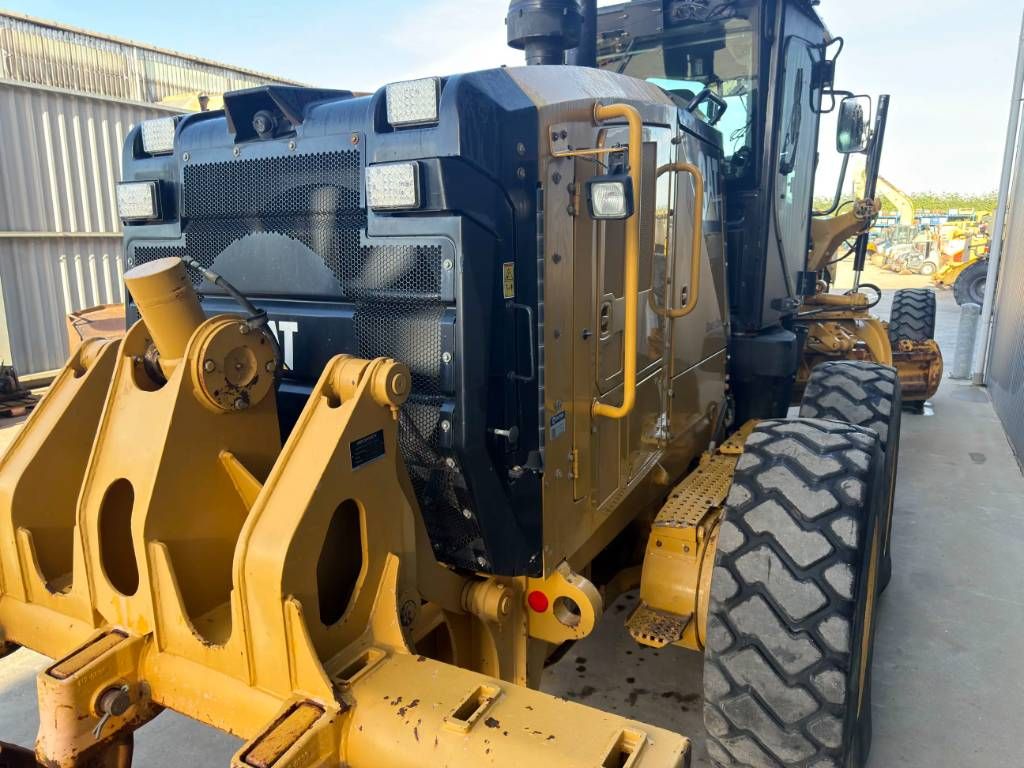 CAT 140M3 AWD