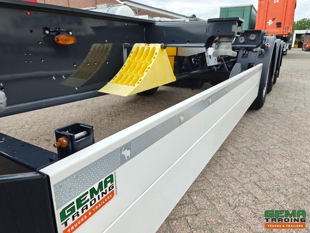 Schmitz Cargobull SCB S3B All Types of Containers - Front/Rear Slider - Lift Axle - Schmitz Axles Disc Brake