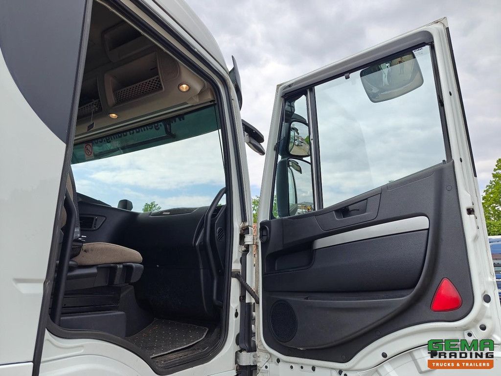 Iveco AS440STX/P 6x2/4 Sleeper Euro6C - Original 181,000 KM - NATO
