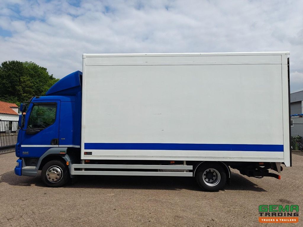 DAF FA LF45.220 4x2 Sleeper Euro5 EEV - Enclosed Box 5.4m + Tail Lift 1500kg - Home Floor - Side Door - Fold-down Bed