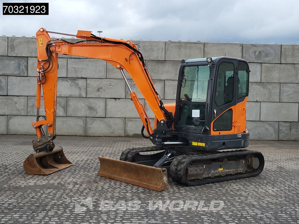 Doosan DX63-3 A/C - 3 Buckets