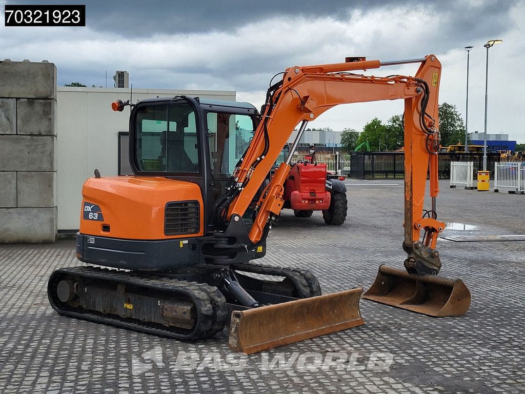 Doosan DX63-3 A/C - 3 Buckets