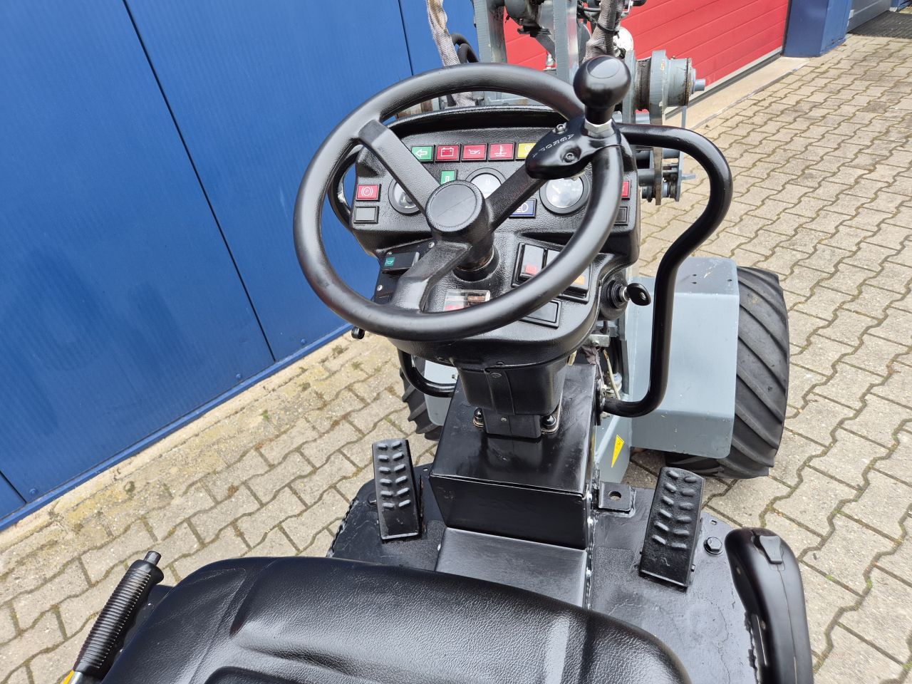 GIANT D263S SHOVEL BOUWJAAR 2010 MET KENTEKEN