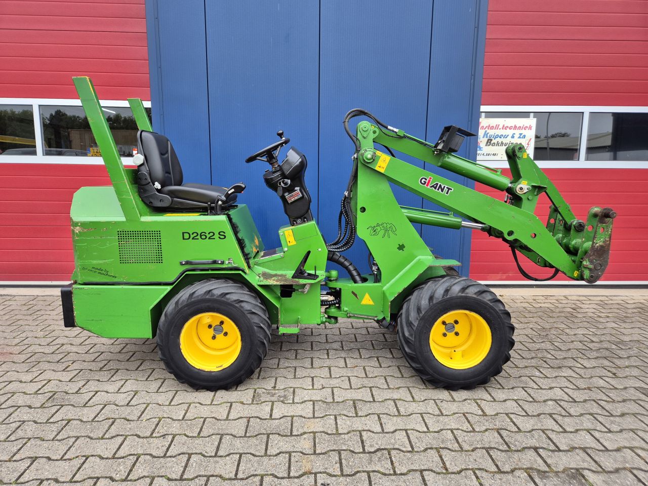 GIANT D262S SHOVEL BOUWJAAR 2006 MET 4500 UUR