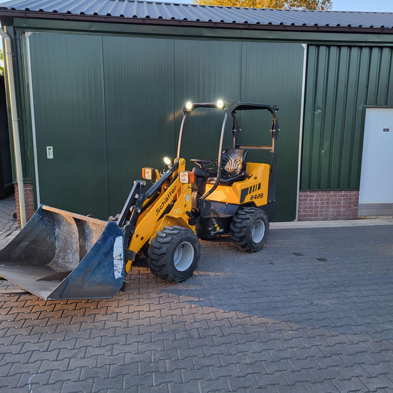 Schaffer 2428 shovel