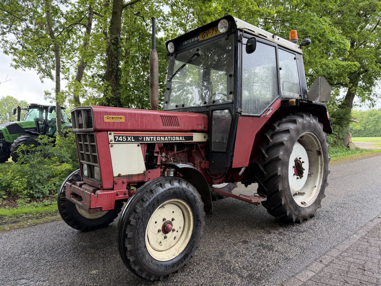 International 745 XL