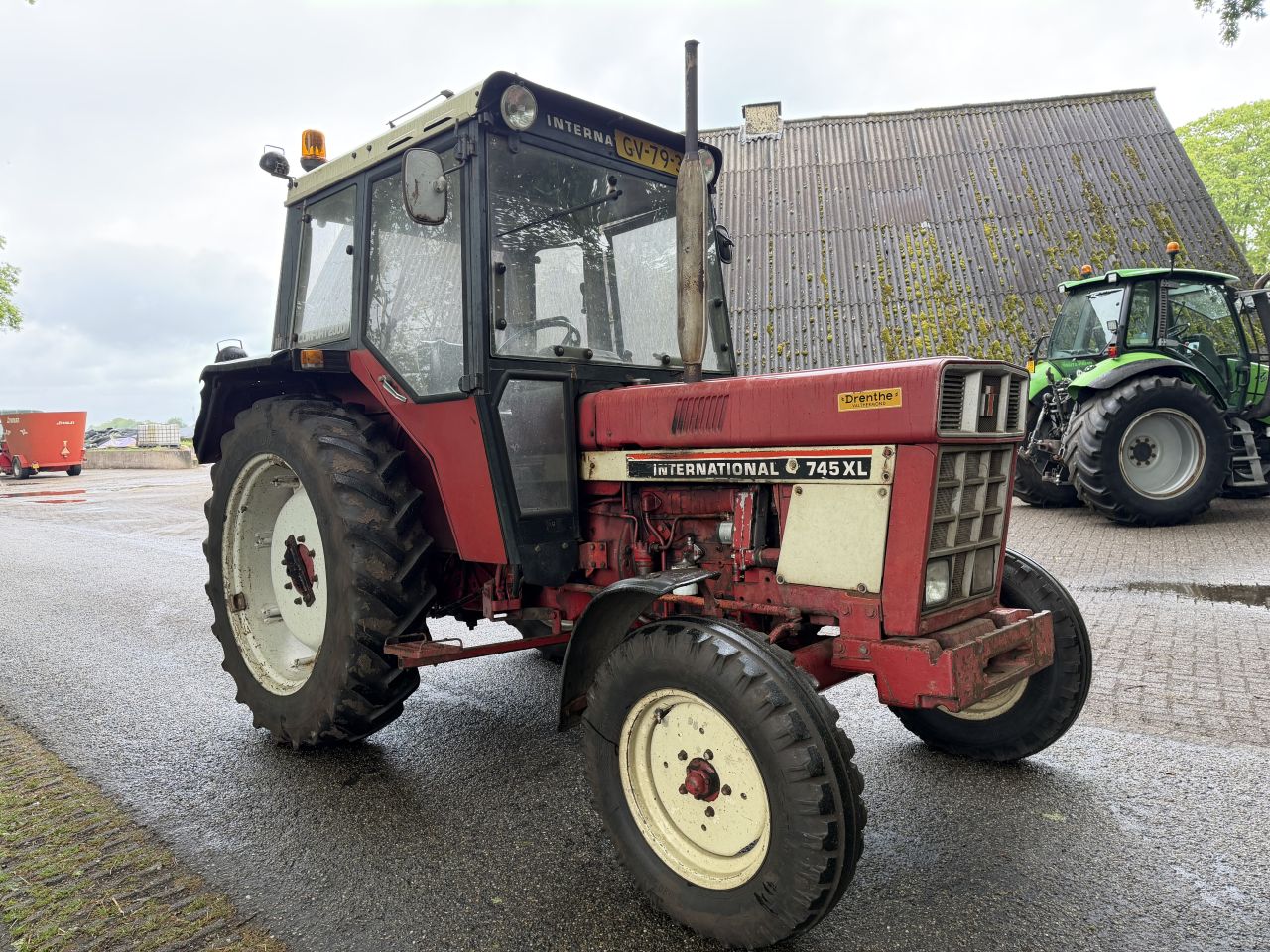 International 745 XL