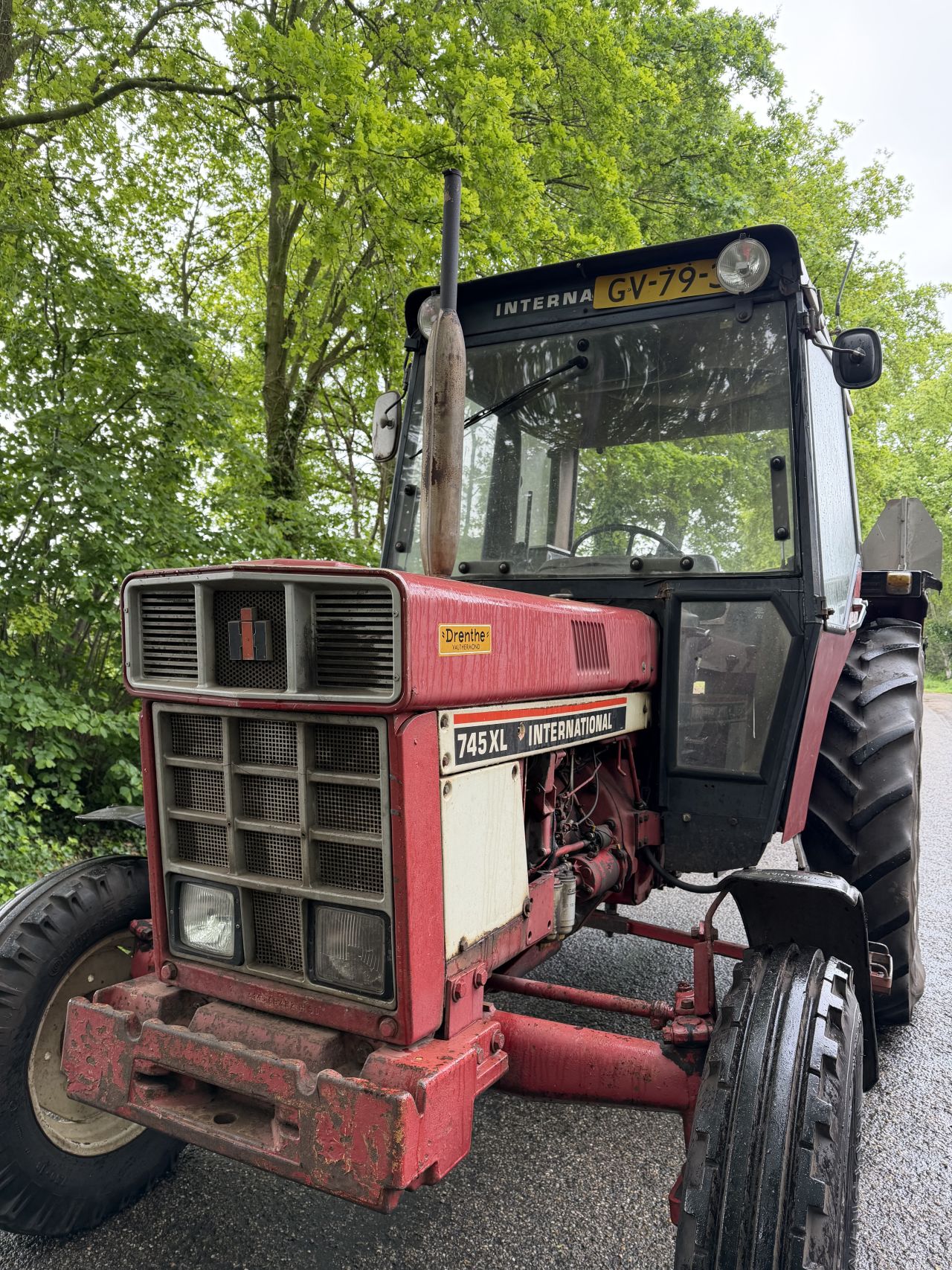 International 745 XL