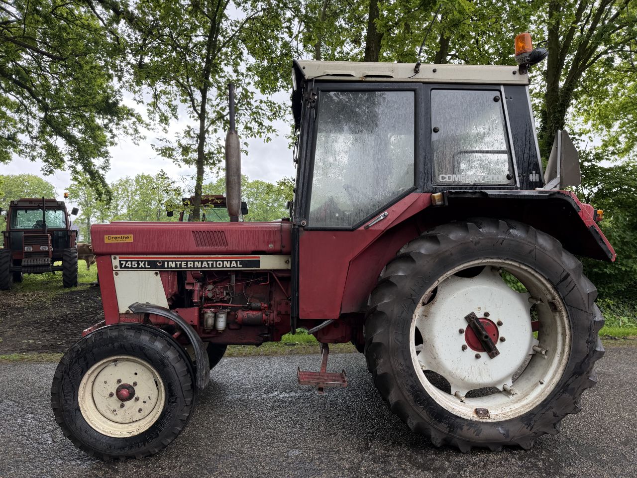 International 745 XL