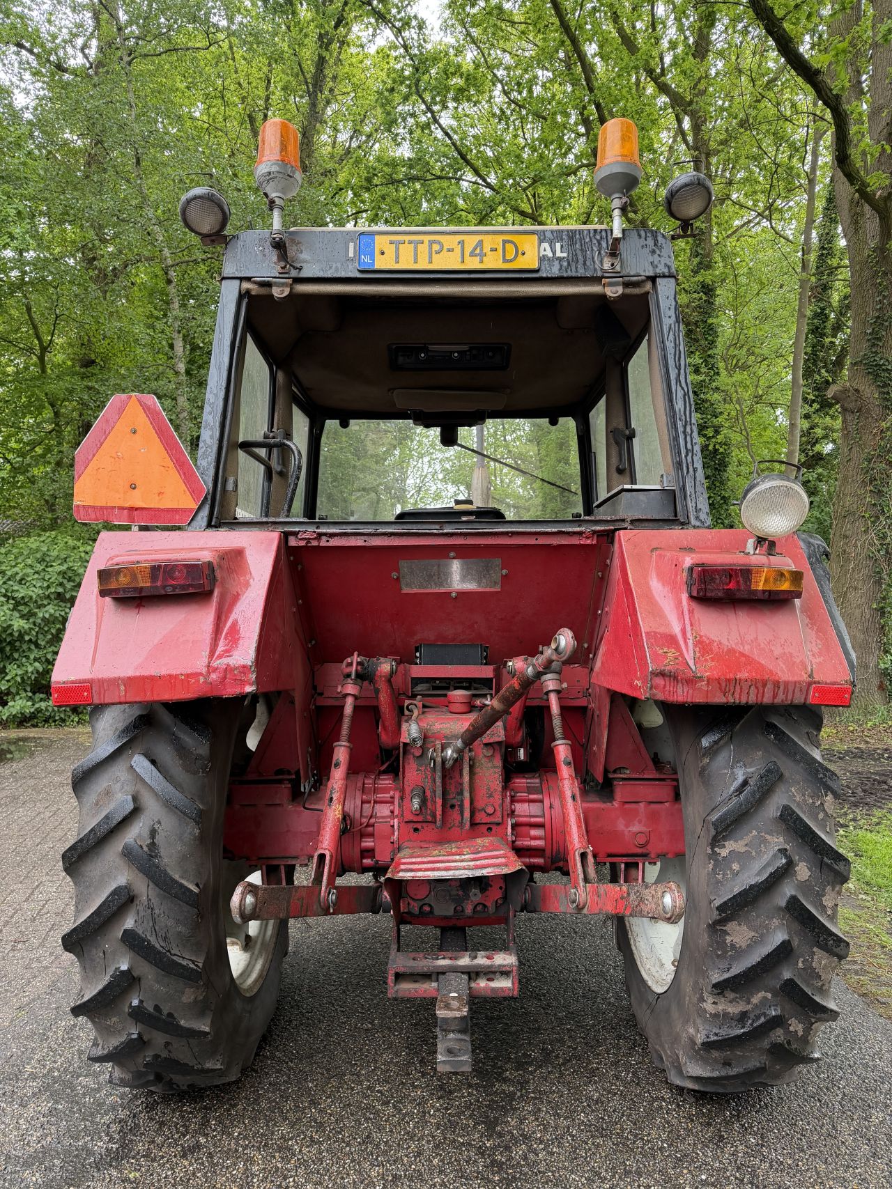 International 745 XL