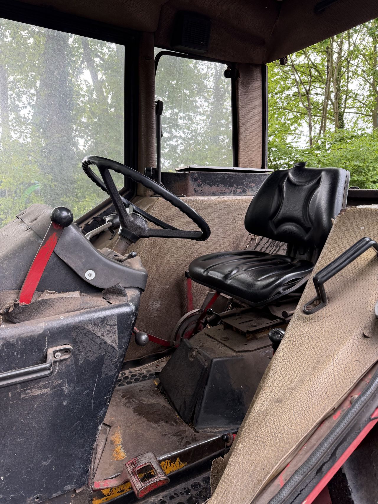 International 745 XL