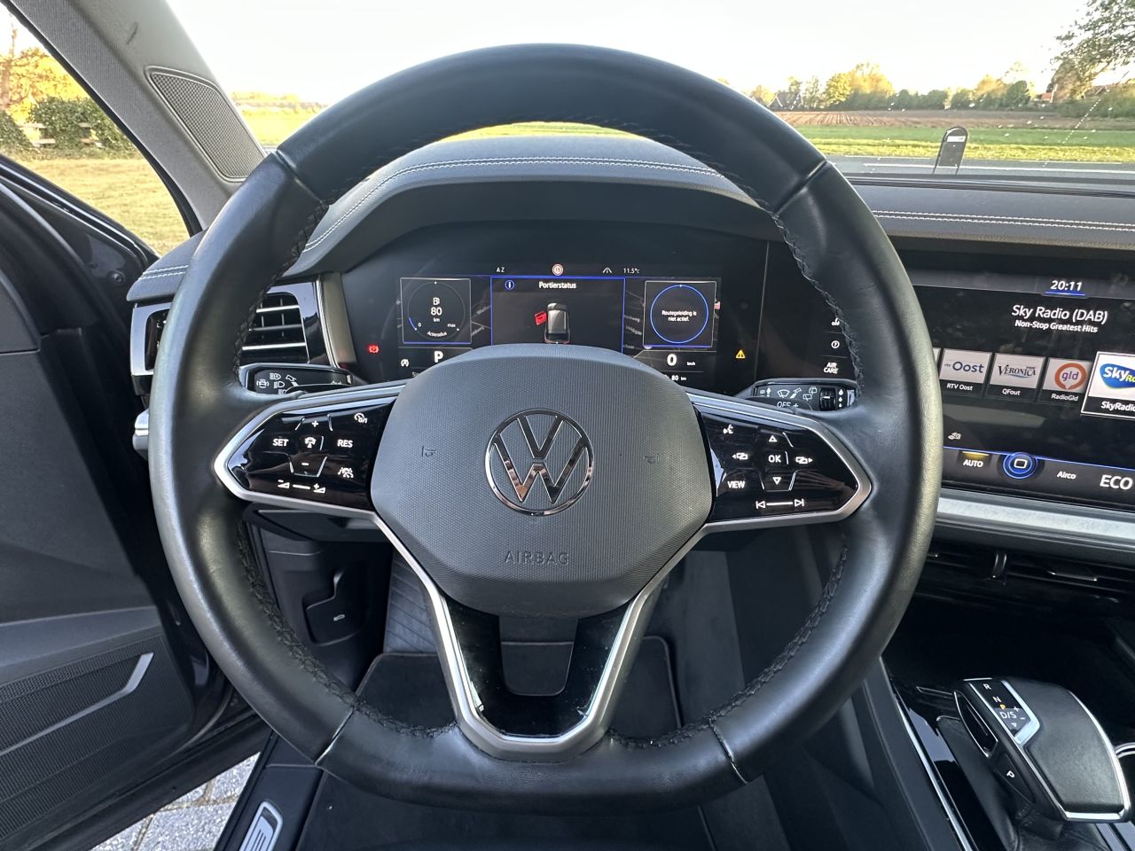 Volkswagen touareg R line grijs kenteken