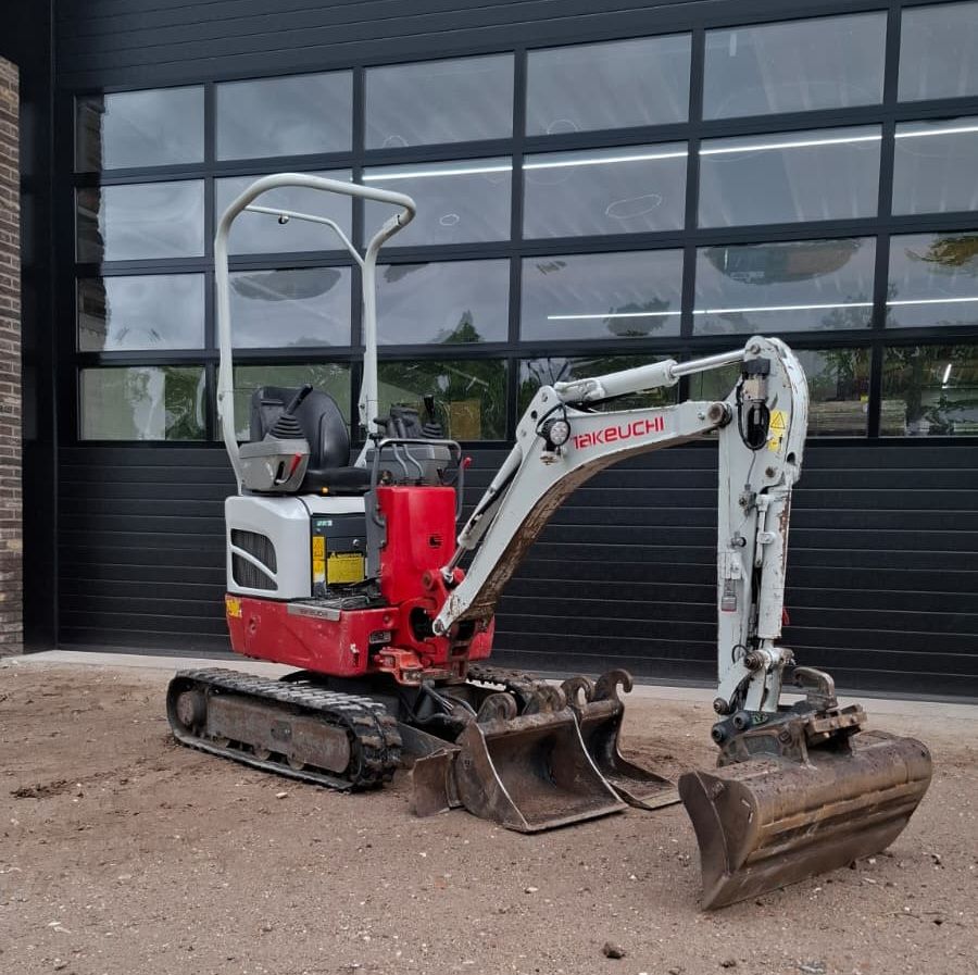 Takeuchi TB210