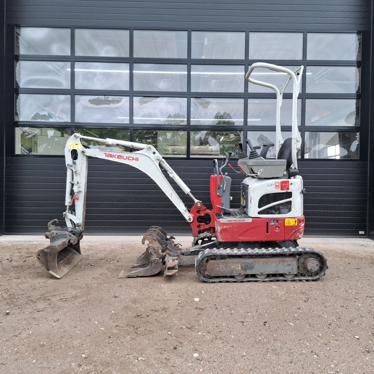 Takeuchi TB210