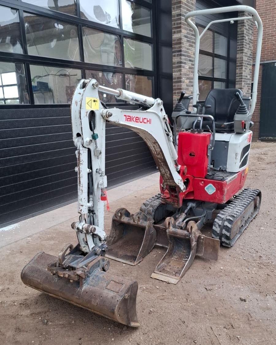 Takeuchi TB210
