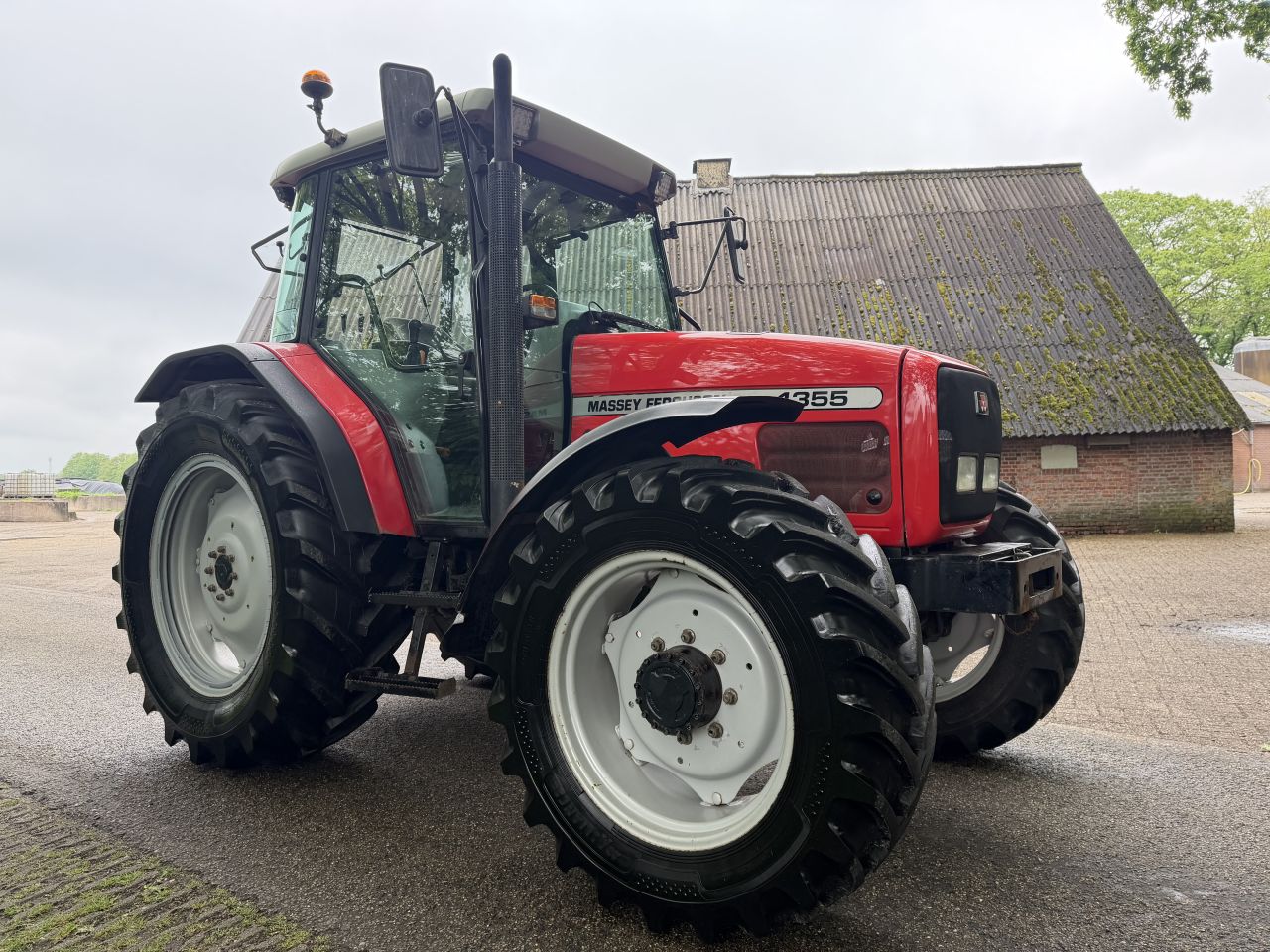 Massey Ferguson 4355 met maar 2325 uur!