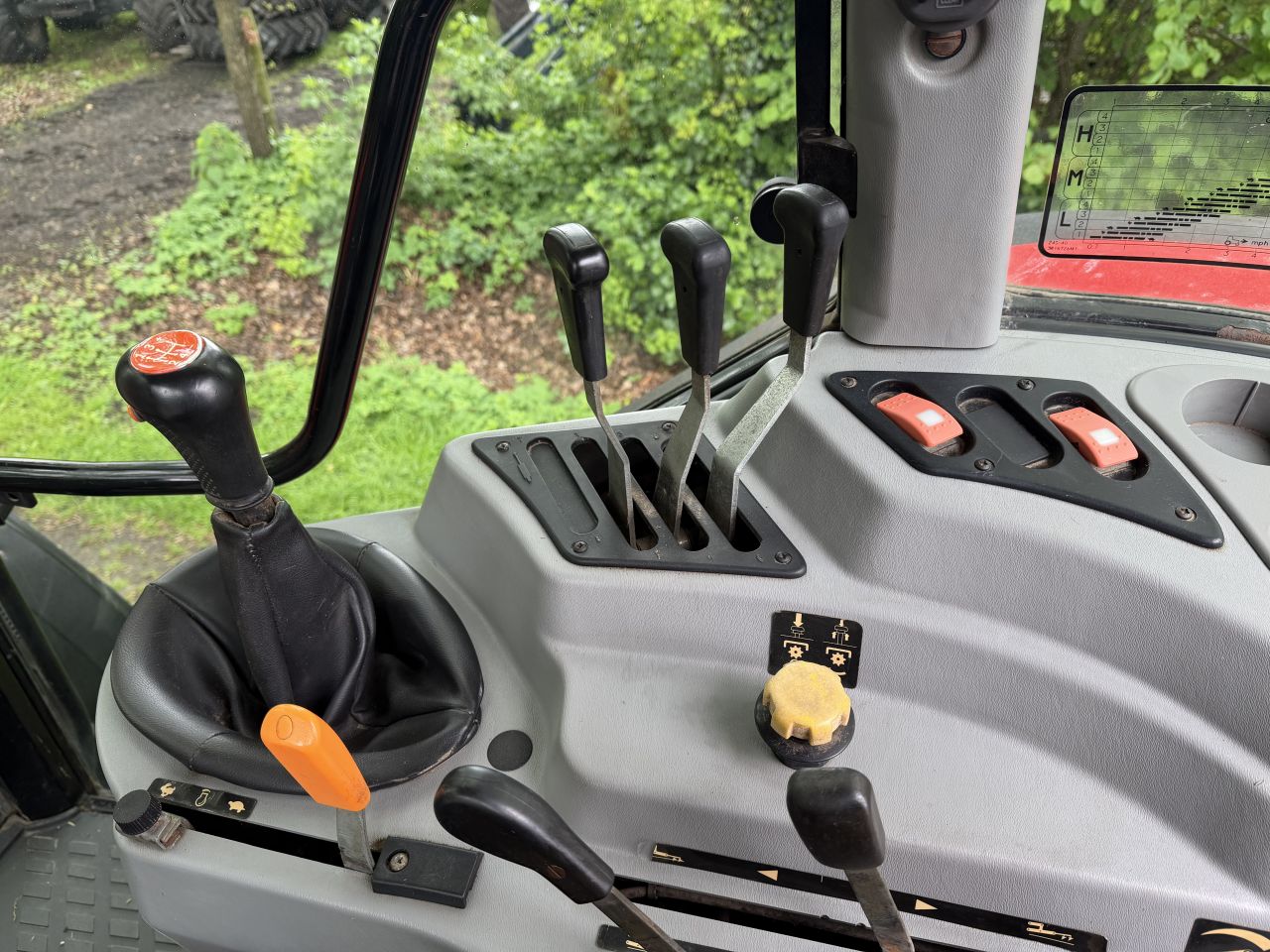 Massey Ferguson 4355 met maar 2325 uur!