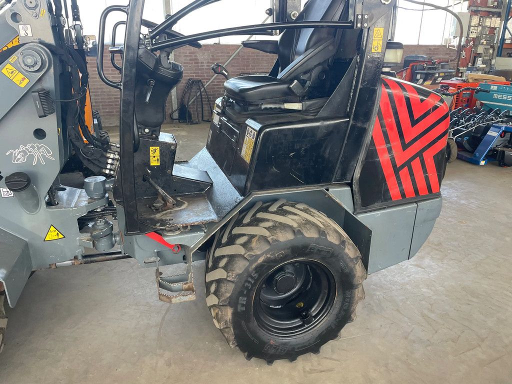 Giant V452T HD kniklader 45pk!