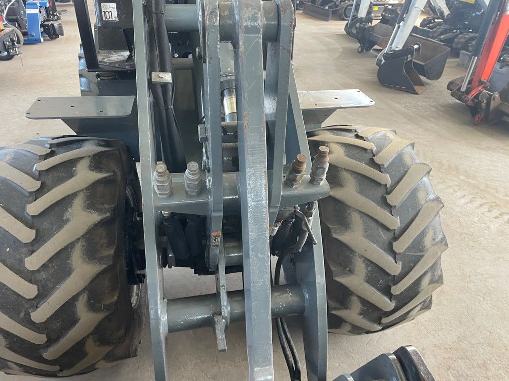 Giant V452T HD kniklader 45pk!