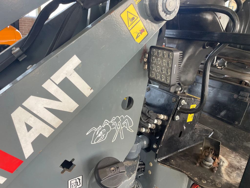 Giant V452T HD kniklader 45pk!