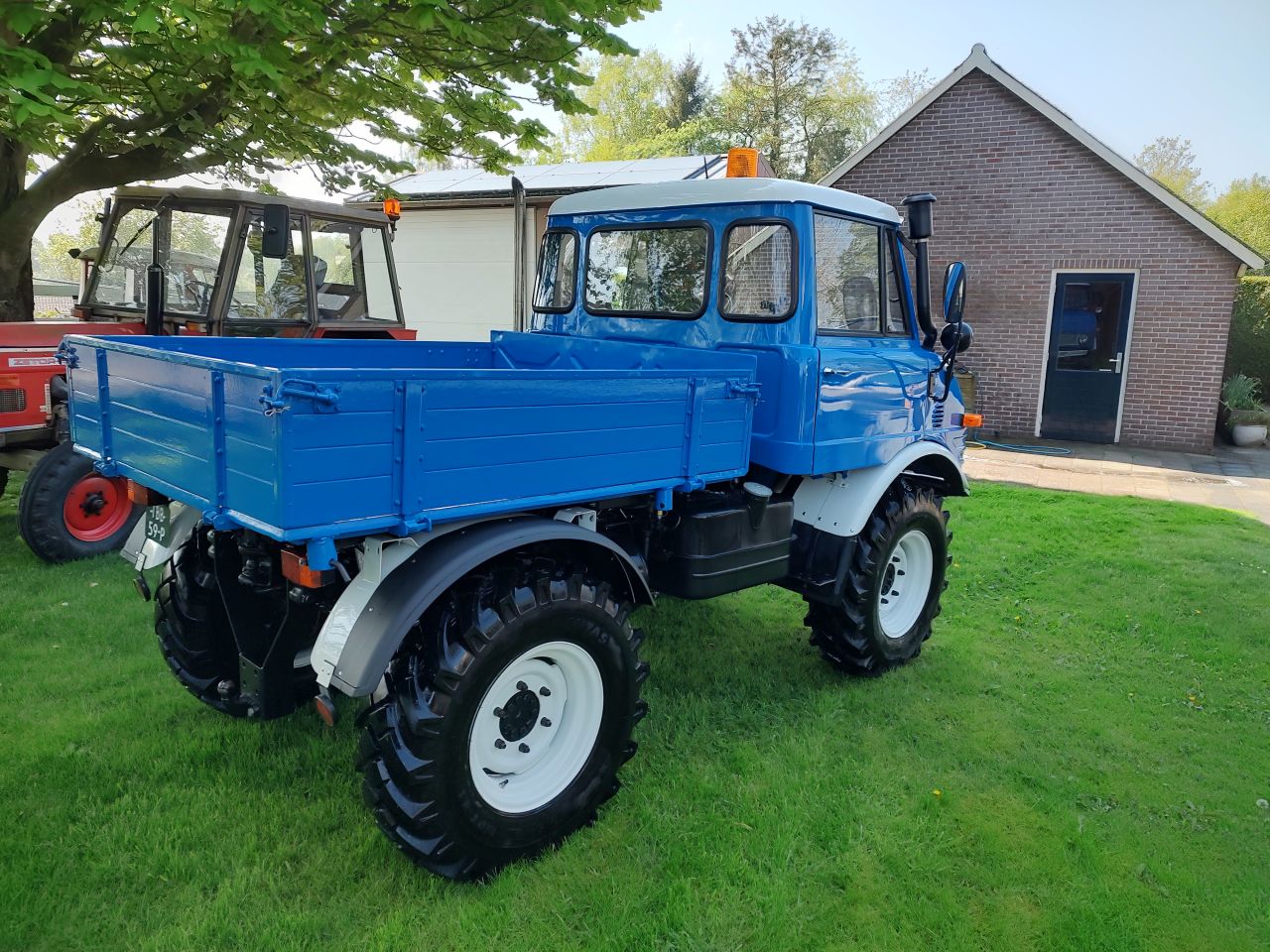 Mercedes-Benz Unimog 421