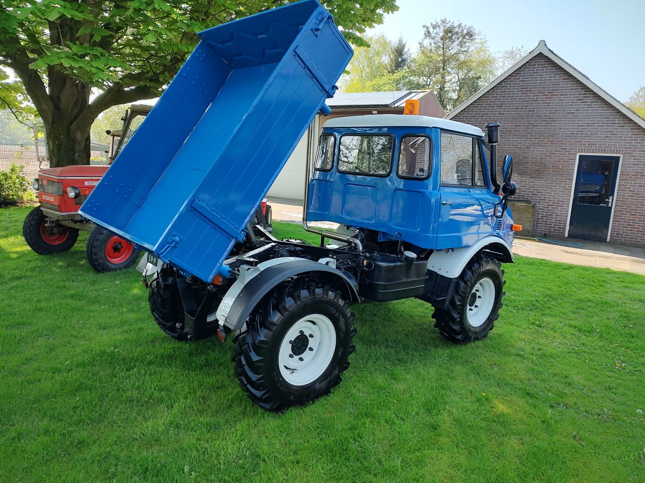 Mercedes-Benz Unimog 421