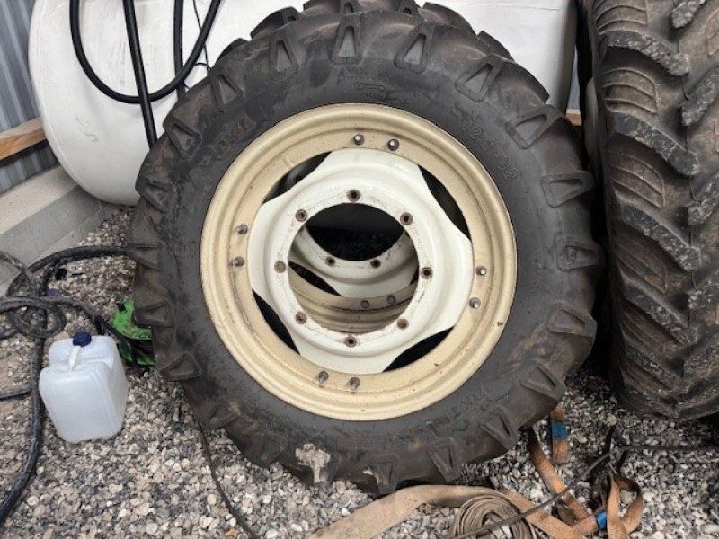 300/95R46 & 12.4-32