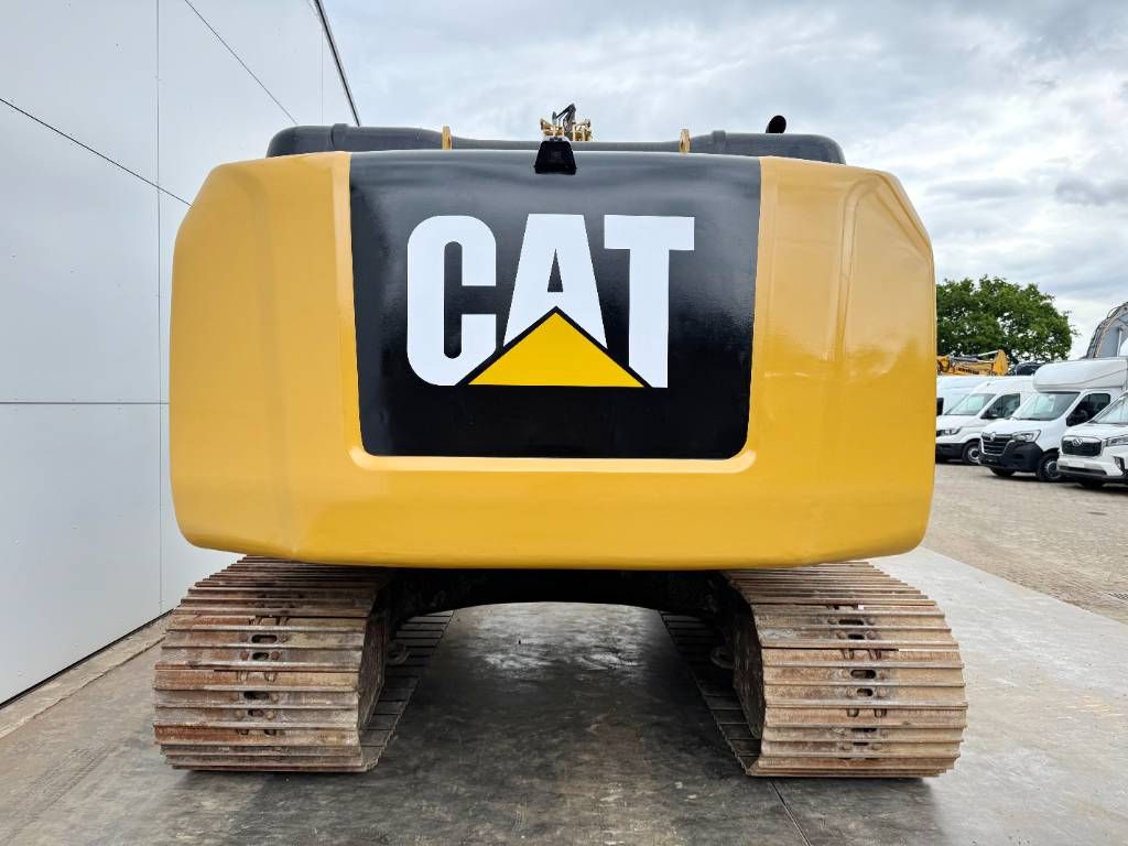 CAT 320FL - New Bucket / Hammer Lines / Camera