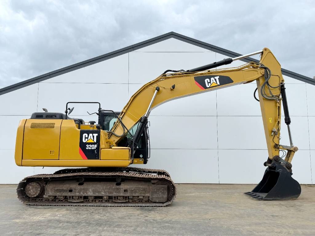 CAT 320FL - New Bucket / Hammer Lines / Camera