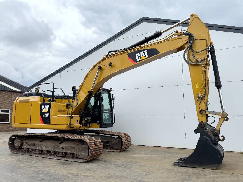 CAT 320FL - New Bucket / Hammer Lines / Camera