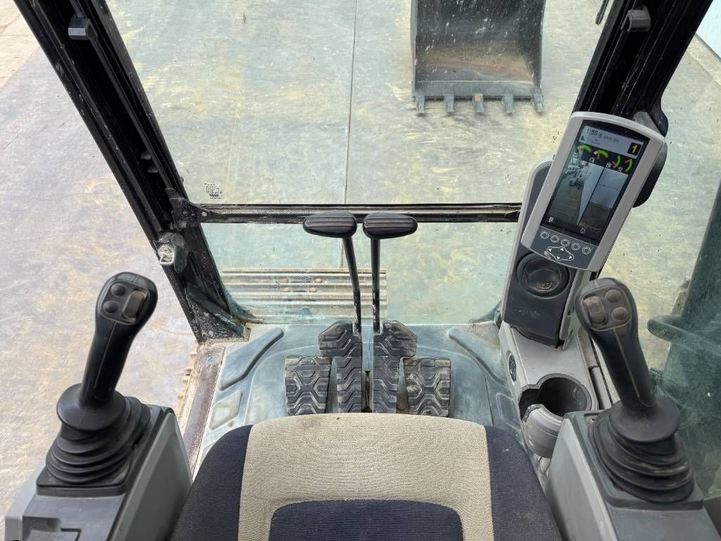 CAT 320FL - New Bucket / Hammer Lines / Camera