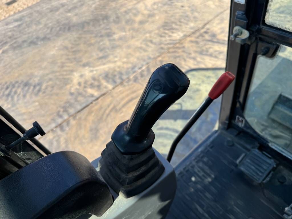 Kubota KX027-4 - Hammer Lines / Quick Coupler