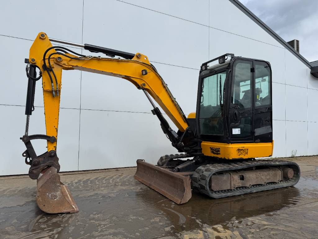 JCB 48Z-1 - Hammer Lines / Quick Coupler