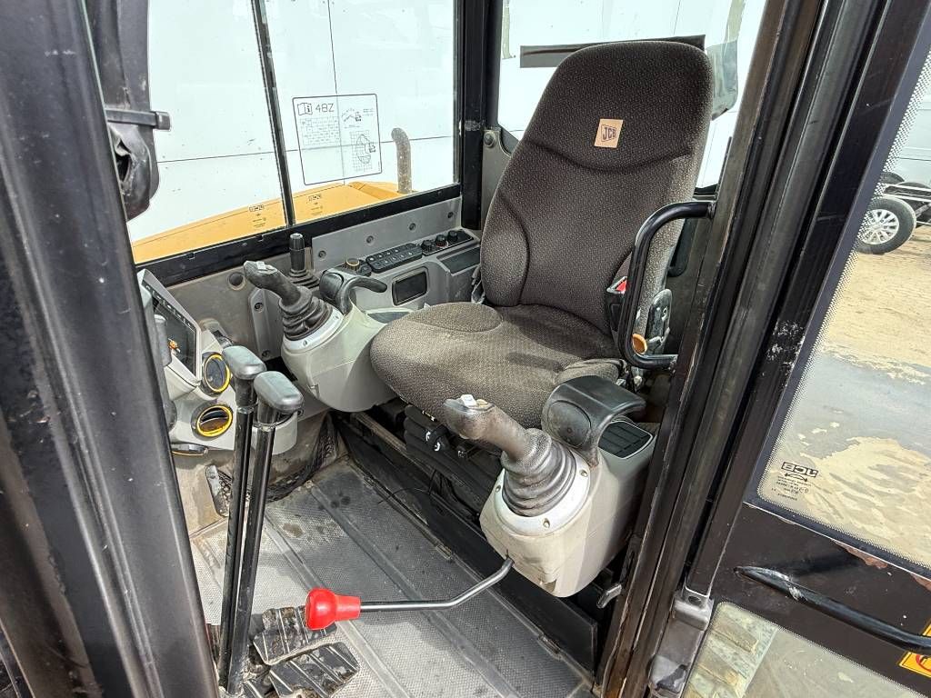 JCB 48Z-1 - Hammer Lines / Quick Coupler