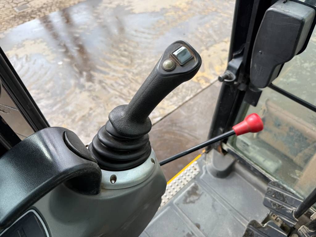 JCB 48Z-1 - Hammer Lines / Quick Coupler