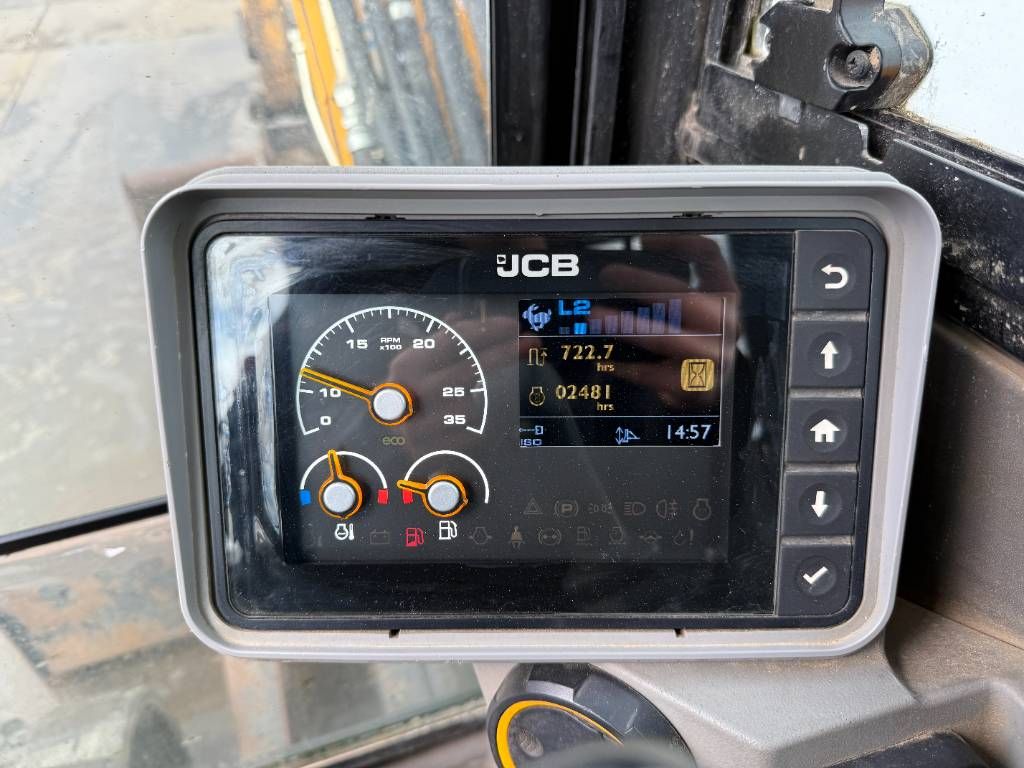 JCB 48Z-1 - Hammer Lines / Quick Coupler