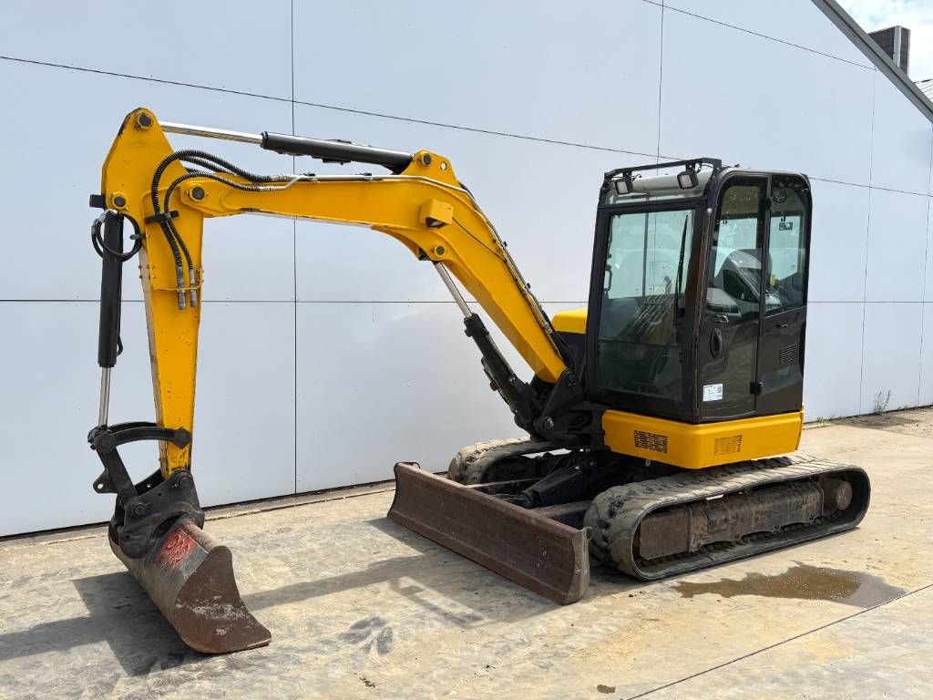 JCB 48Z-1 - Hammer Lines / Quick Coupler