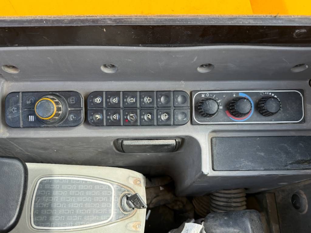 JCB 48Z-1 - Hammer Lines / Quick Coupler