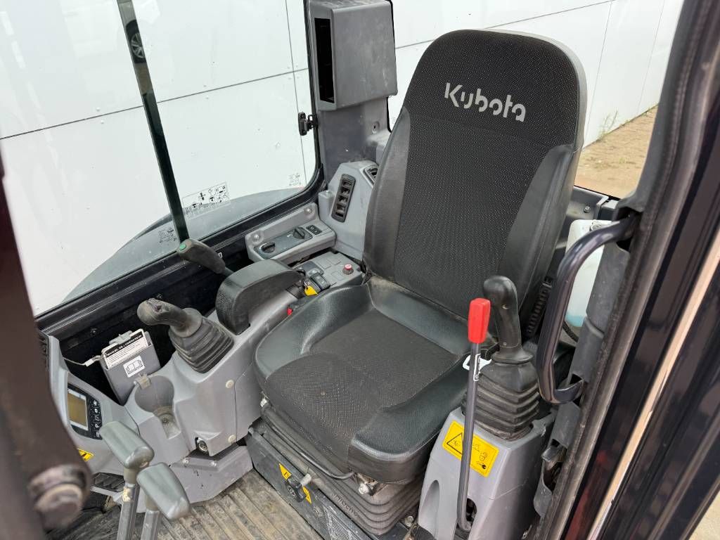 Kubota KX037-4 - Hammer Lines / Quick Coupler